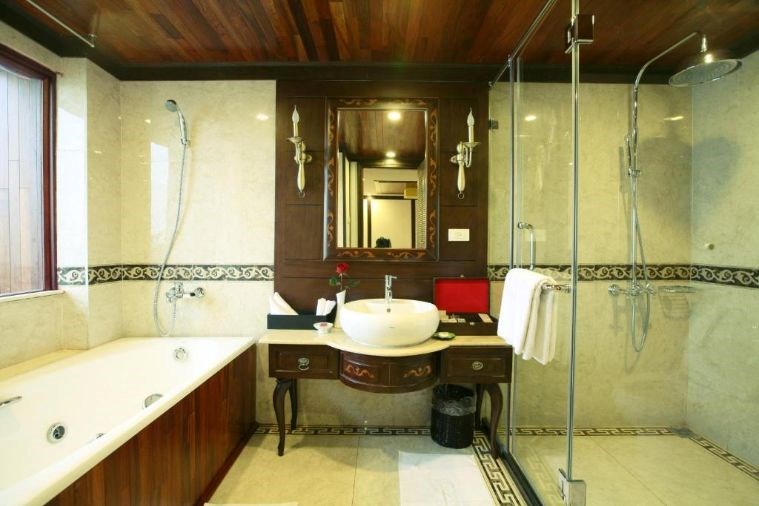 Suite with Balcony - 3 ngày 2 đêm